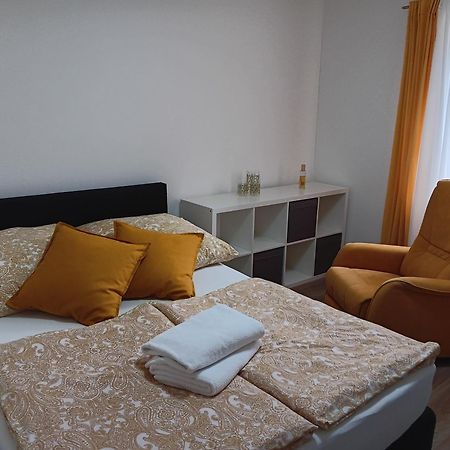 Ninas Gaestezimmer Hinterweiler Luaran gambar